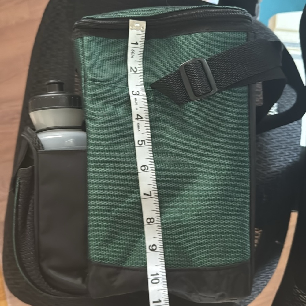 Lunch box With multiple pockets - Picture 10 of 13